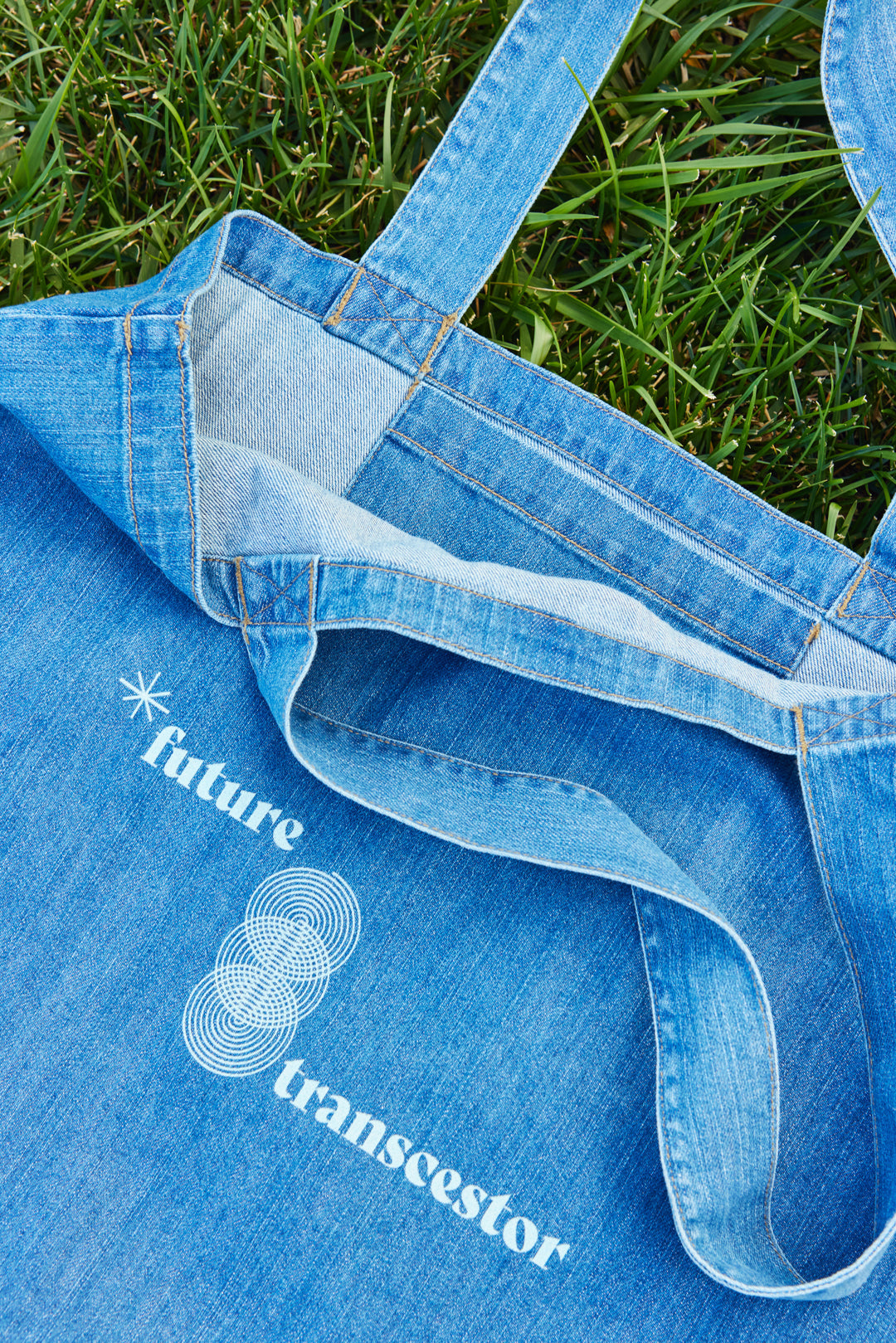 Future Transcestors Tote Loveis Wise