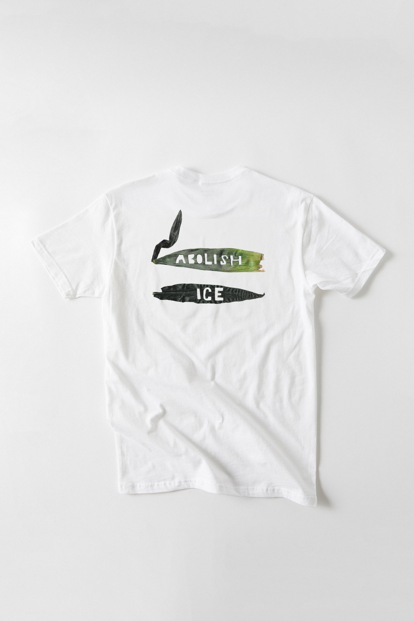 De La Tierra T-Shirt Maebh Aguilar